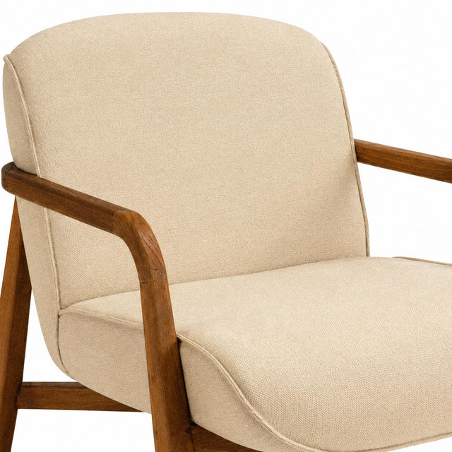 Fauteuil design contemporain en tissu beige et teck recyclé Sixtine – 67 cm