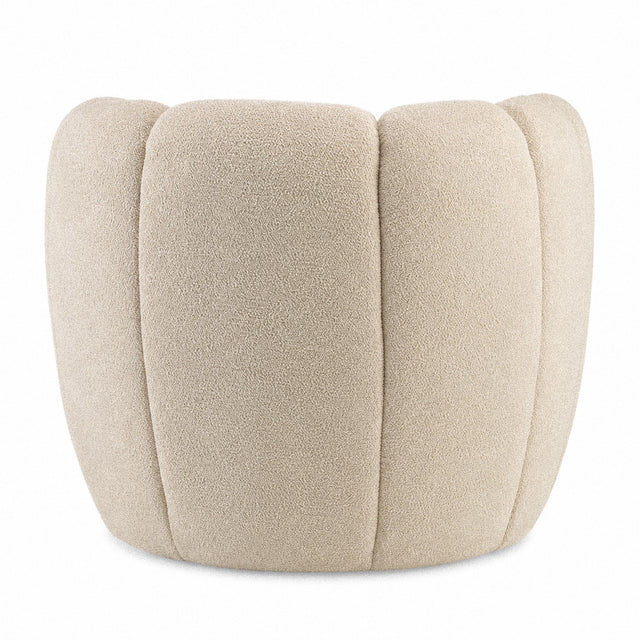 Fauteuil design enveloppant en tissu beige Alba – 84 cm
